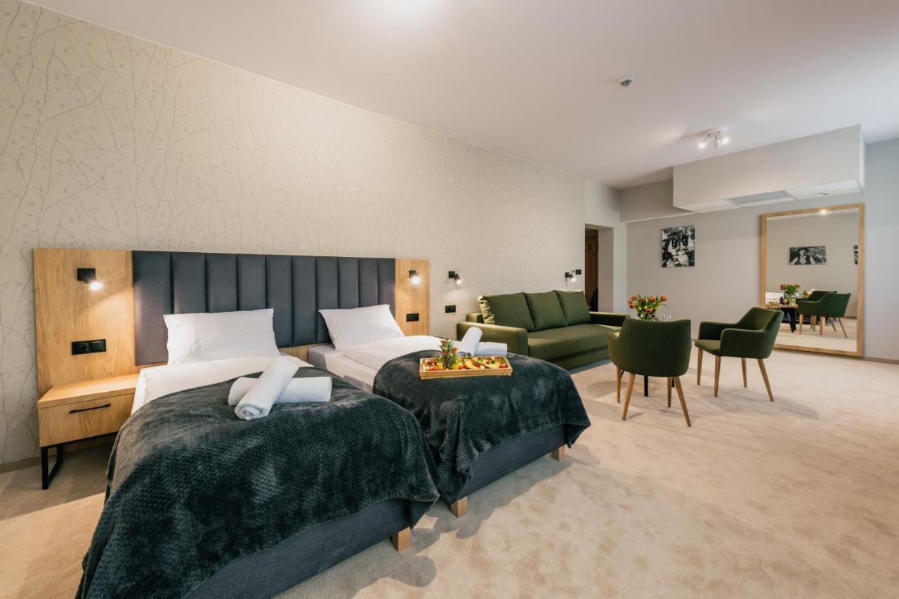 Country Club Zywiec Hotel Spa I Domki Caloroczne ภายนอก รูปภาพ