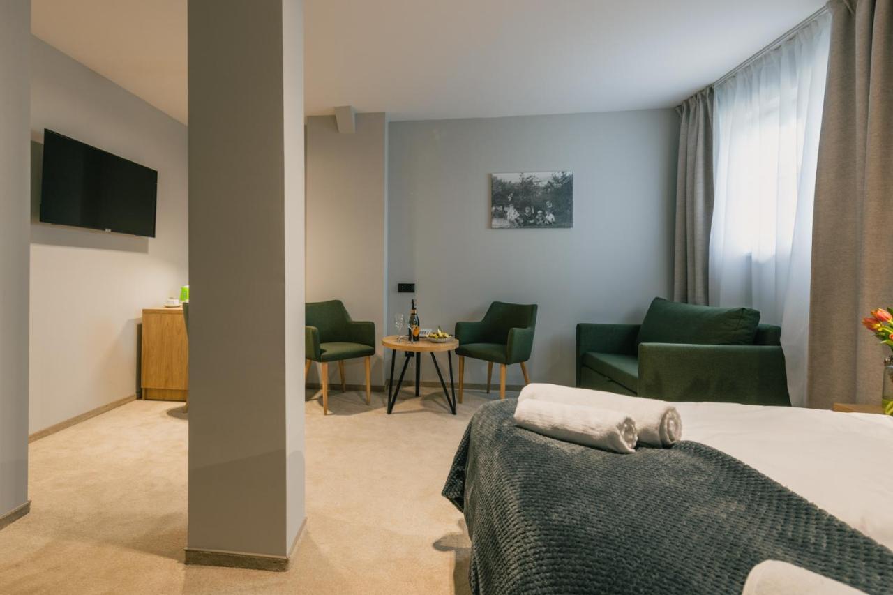 Country Club Zywiec Hotel Spa I Domki Caloroczne ภายนอก รูปภาพ